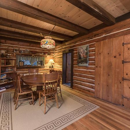 The Davies Family Inn - Adults Only Плейсървил Стая снимка