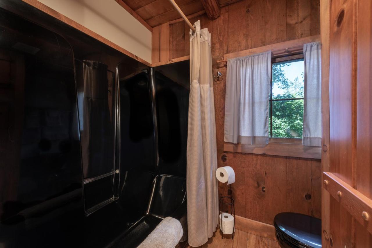 The Davies Family Inn - Adults Only Плейсървил Екстериор снимка