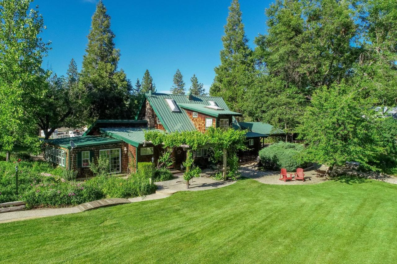 The Davies Family Inn - Adults Only Плейсървил Екстериор снимка