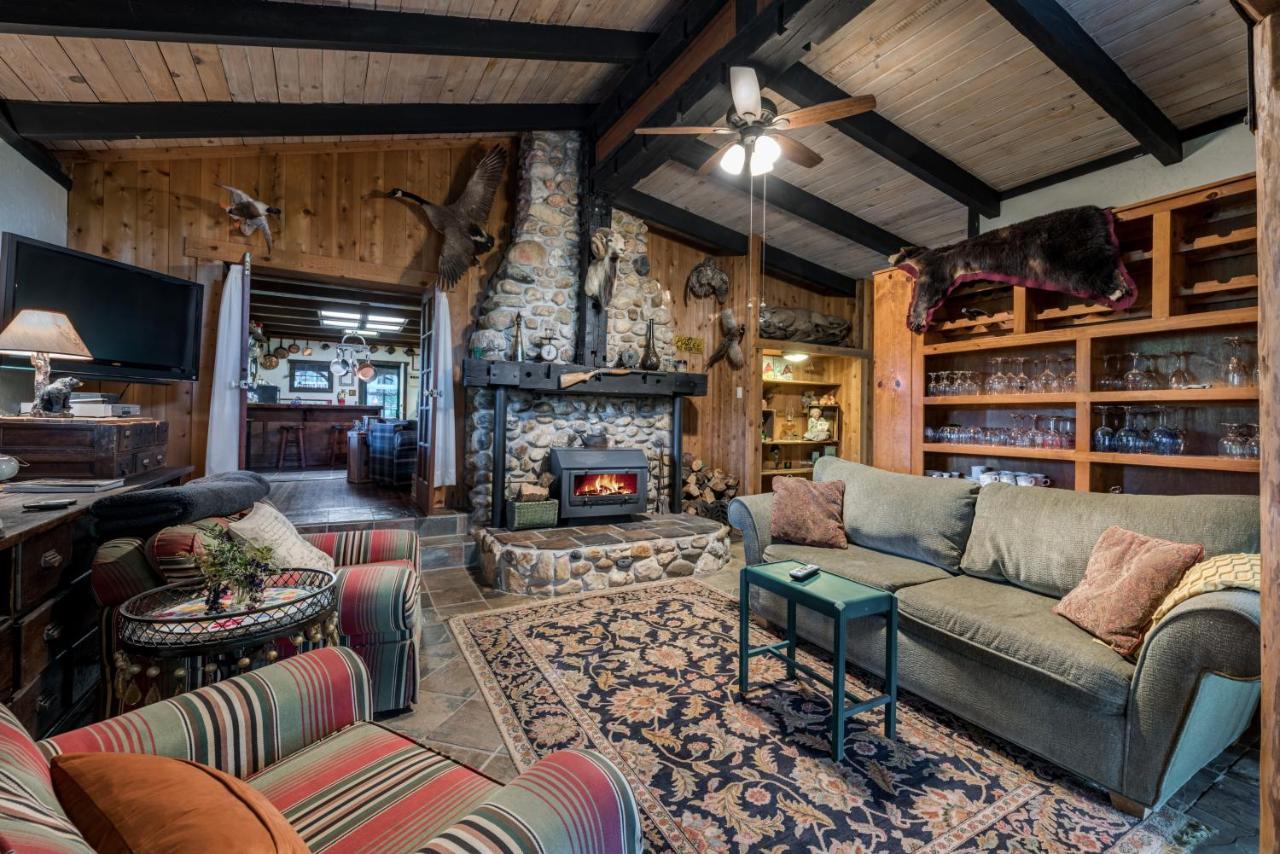 The Davies Family Inn - Adults Only Плейсървил Екстериор снимка