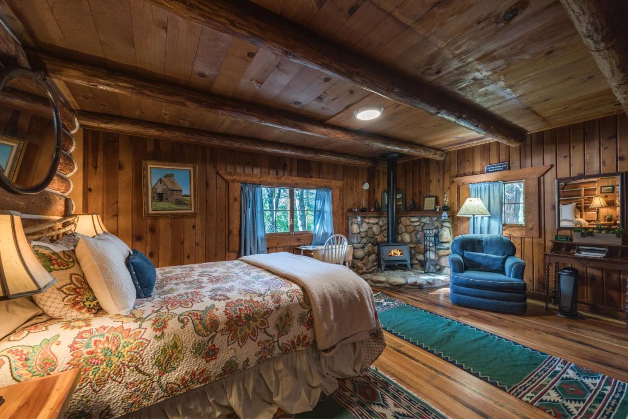 The Davies Family Inn - Adults Only Плейсървил Екстериор снимка