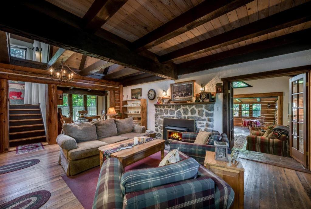 The Davies Family Inn - Adults Only Плейсървил Екстериор снимка